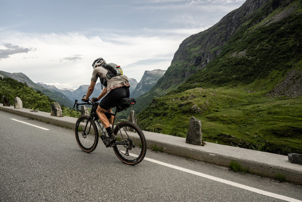Unsupported Bikepacking through Norwegian highlands and fjords